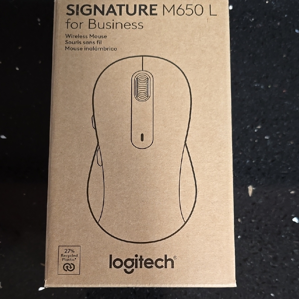 NIB. Logitech Signature M650 L Wireless Mouse - Black